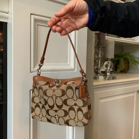 Authentic Coach Wristlet - Picture 1 of 8